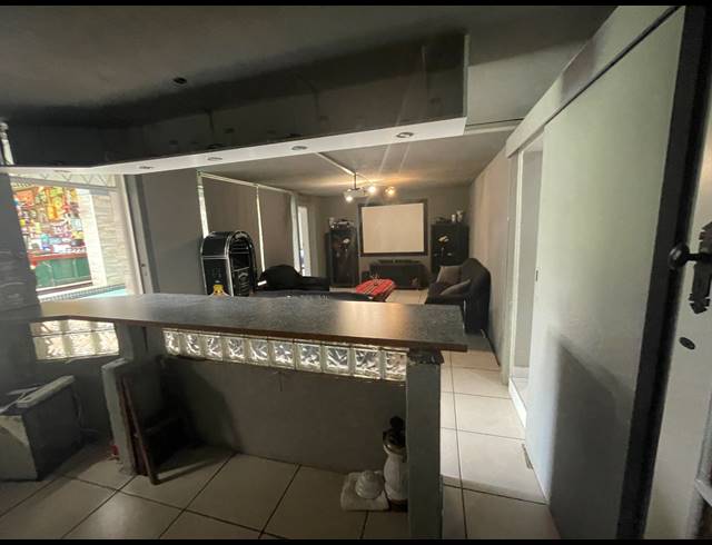 4 BEDROOM HOUSE FOR SALE IN WEBBER